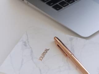 Honeyview paper 3025558 640 jurnal